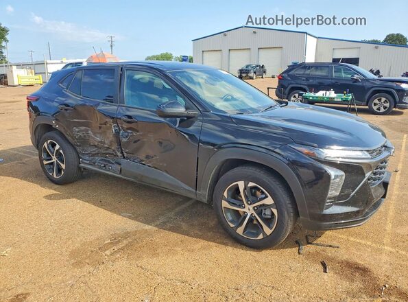 KL77LGEP8SC256647 2025 CHEVROLET TRAX Черный Передняя правая четверть
