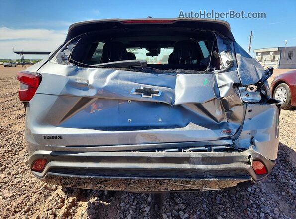 KL77LGEP8SC272301 2025 CHEVROLET TRAX Silver Vista trasera