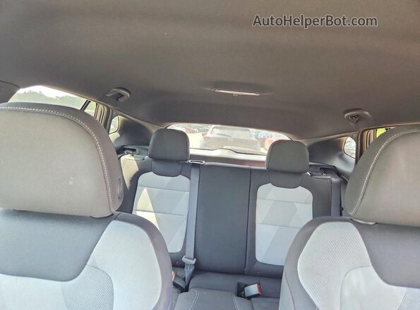 KL77LGEP8SC334666 2026 CHEVROLET TRAX Gray Vista de los asientos traseros