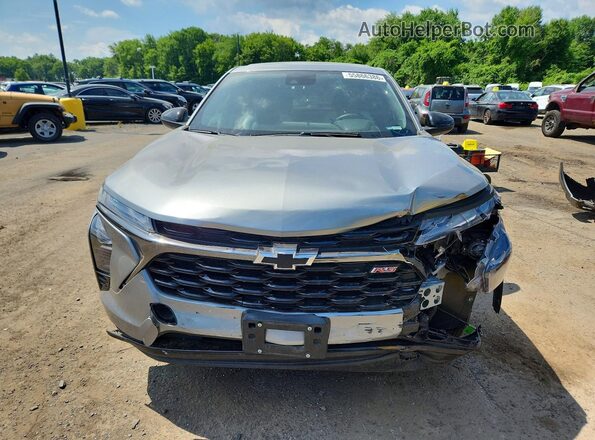 KL77LGEP8SC334666 2026 CHEVROLET TRAX Gray Vista frontal