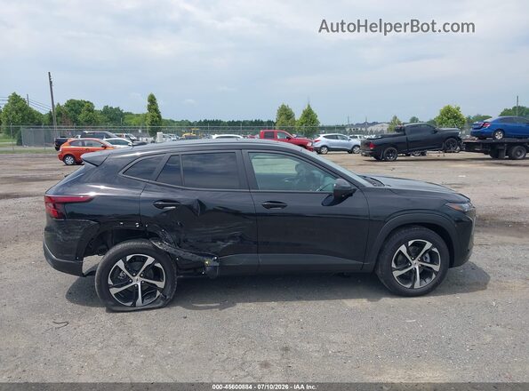 KL77LGEP8TC156582 2026 CHEVROLET TRAX Black Вид задньої частини салону