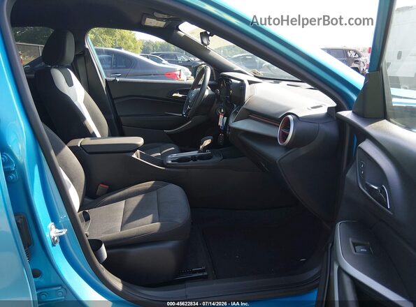 KL77LGEPXSC112985 2025 CHEVROLET TRAX Blue Widok wnętrza z przodu