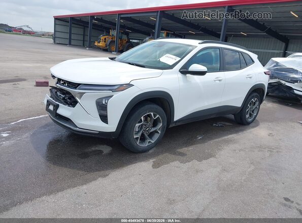 KL77LHE21RC028672 2024 CHEVROLET TRAX White წინა მარცხენა ხედი სამი მეოთხედიდან