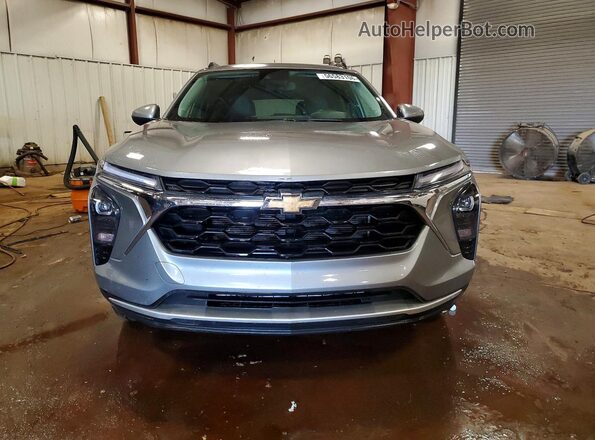 KL77LHE21RC203342 2024 CHEVROLET TRAX Gray წინა ხედი