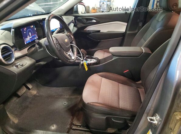 KL77LHE21RC203342 2024 CHEVROLET TRAX Gray წინა სალონის ხედი