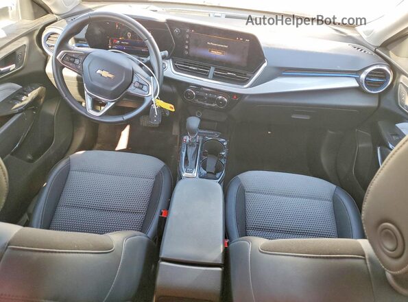 KL77LHE23RC040497 2024 CHEVROLET TRAX White Вид панелі приладів