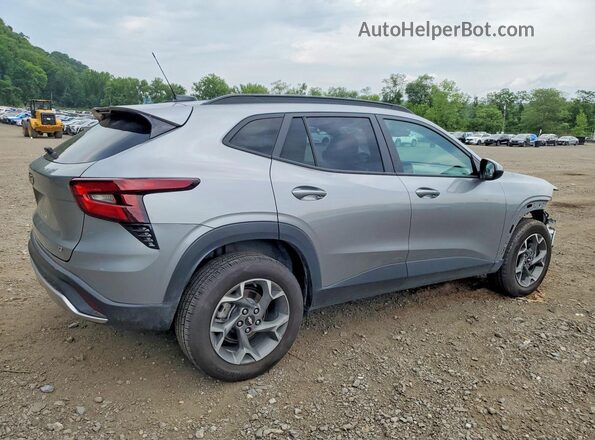 KL77LHE25RC026357 2024 CHEVROLET TRAX Серебряный Задняя правая четверть