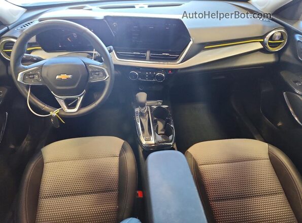 KL77LHE26RC004898 2024 CHEVROLET TRAX Blue Widok deski rozdzielczej