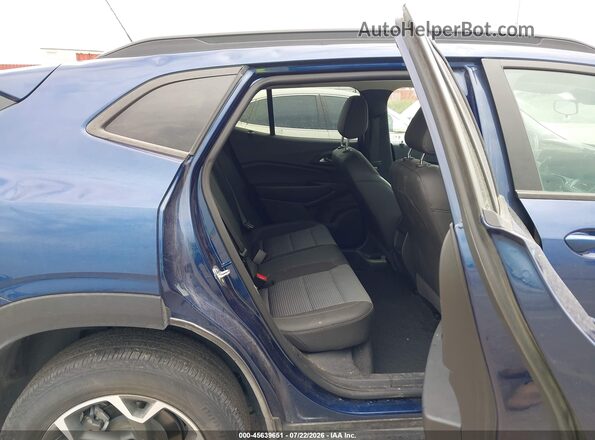 KL77LHE26RC036377 2024 CHEVROLET TRAX Blue Вид наклейки з VIN-кодом