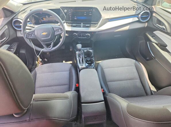 KL77LHE26RC238927 2024 CHEVROLET TRAX White Vista del salpicadero