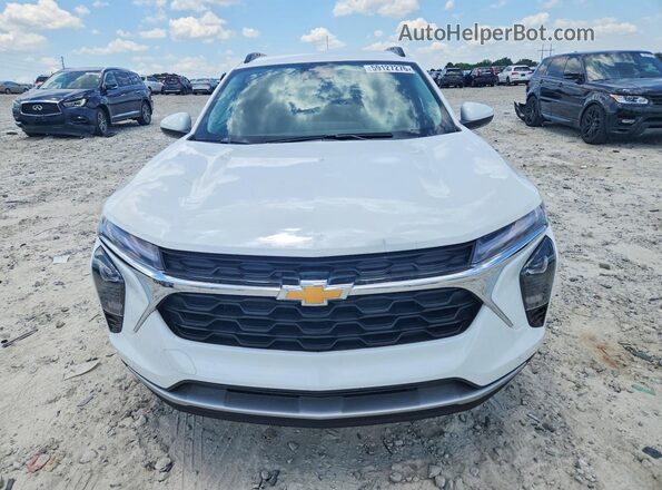 KL77LHE27RC182657 2024 CHEVROLET TRAX White Вид спереду