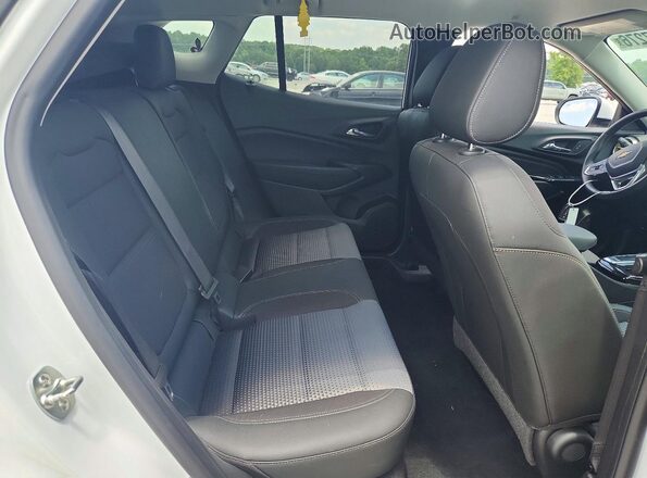 KL77LHE27RC182657 2024 CHEVROLET TRAX White Вид задньої частини салону