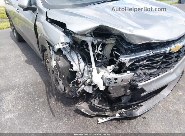 KL77LHEP0SC129588 2025 CHEVROLET TRAX Gray Vista frontal