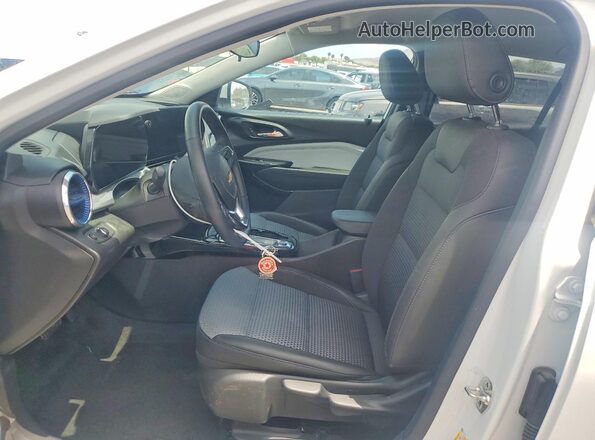 KL77LHEP1SC038376 2025 CHEVROLET TRAX White Вид салону спереду