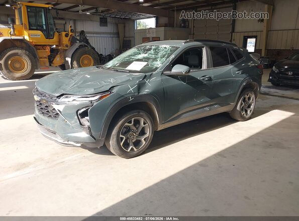 KL77LHEP1SC194076 2025 CHEVROLET TRAX Gray Vista tres cuartos delantera izquierda