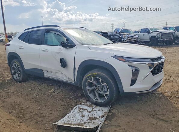 KL77LHEP1SC198211 2025 CHEVROLET TRAX White Delantero derecho