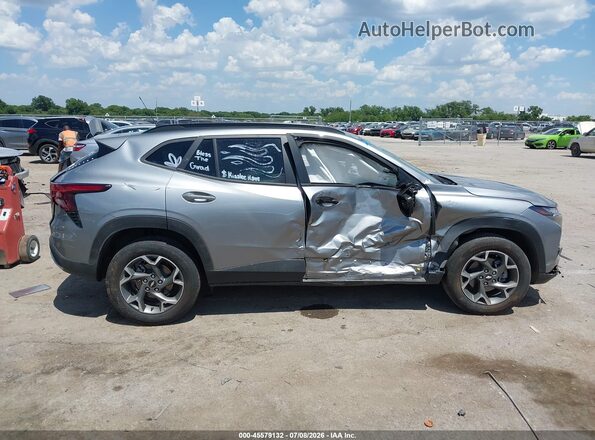 KL77LHEP1SC234284 2025 CHEVROLET TRAX Silver Սալոնի հետևի տեսք