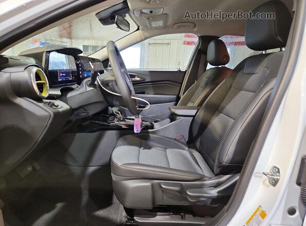 KL77LHEP1TC133490 2026 CHEVROLET TRAX White Սալոնի դիմացի տեսք