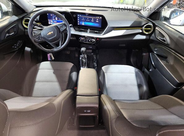 KL77LHEP1TC133490 2026 CHEVROLET TRAX White Առջևի վահանակի տեսք
