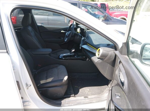 KL77LHEP2SC018508 2025 CHEVROLET TRAX Белый Вид салона спереди