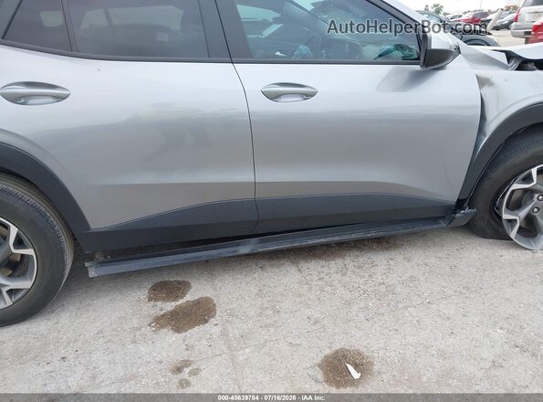 KL77LHEP2SC164262 2025 CHEVROLET TRAX Gray Widok z przodu