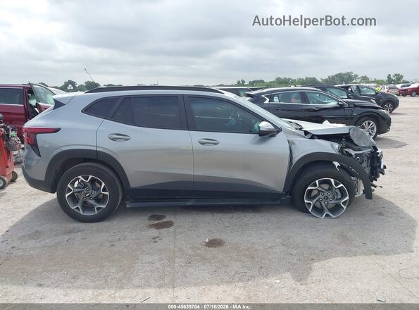 KL77LHEP2SC164262 2025 CHEVROLET TRAX Gray Widok wnętrza z tyłu