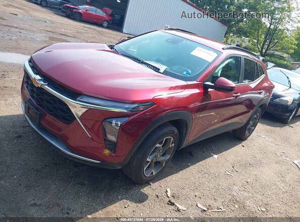 KL77LHEP2SC255029 2025 CHEVROLET TRAX Burgundy Vista tres cuartos delantera izquierda