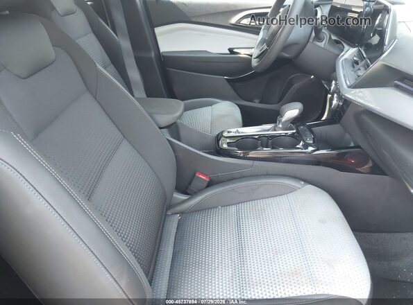 KL77LHEP2SC255029 2025 CHEVROLET TRAX Burgundy Vista interior delantera