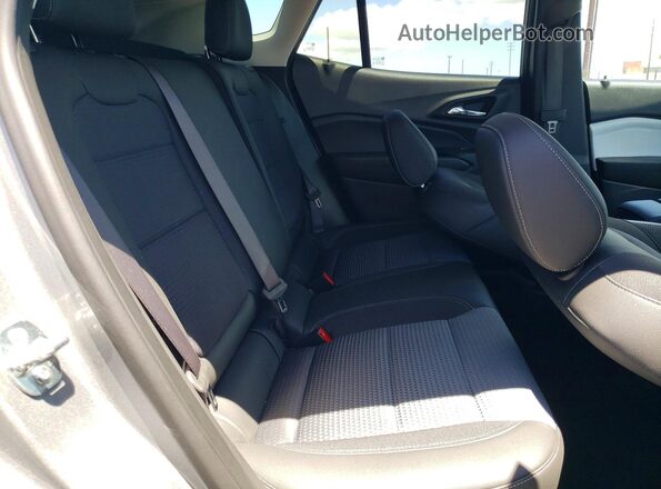KL77LHEP2SC274597 2025 CHEVROLET TRAX Silver Vista de los asientos traseros