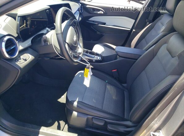 KL77LHEP2SC274597 2025 CHEVROLET TRAX Silver Vista interior delantera