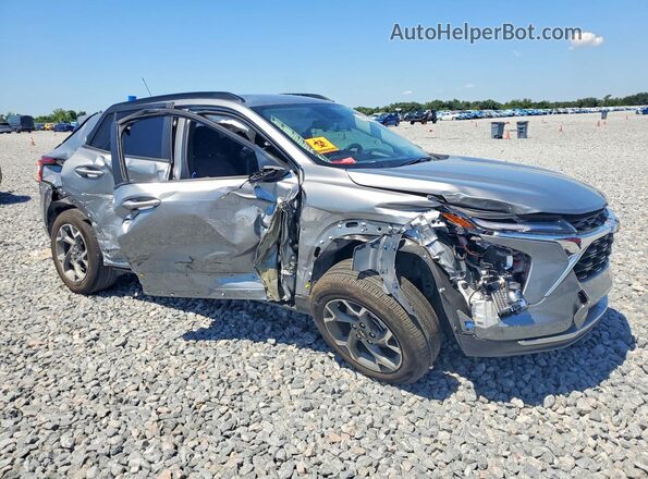 KL77LHEP2SC301636 2025 CHEVROLET TRAX Silver Delantero derecho