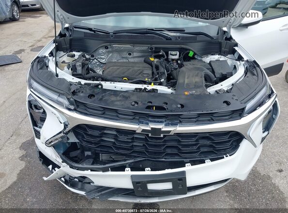 KL77LHEP2TC017926 2026 CHEVROLET TRAX Белый Вид сзади