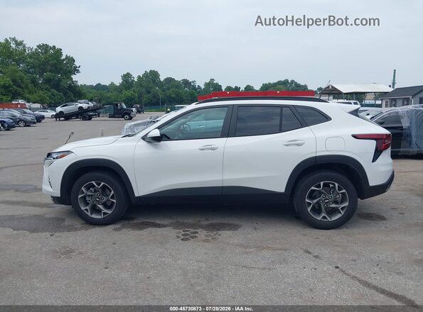 KL77LHEP2TC017926 2026 CHEVROLET TRAX Белый Панорамный вид салона 360°