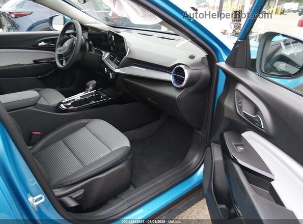 KL77LHEP2TC119551 2026 CHEVROLET TRAX Blue Vista interior delantera
