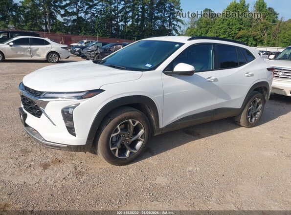 KL77LHEP3SC188568 2025 CHEVROLET TRAX White Առջևի ձախ երեք քառորդ տեսարան