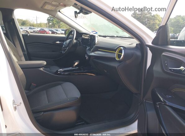 KL77LHEP3SC188568 2025 CHEVROLET TRAX White Սալոնի դիմացի տեսք
