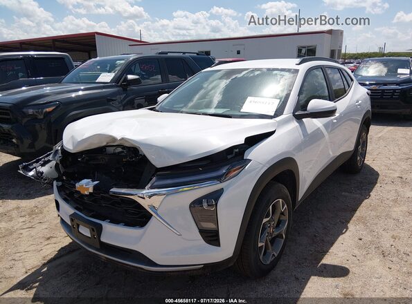 KL77LHEP3TC127948 2026 CHEVROLET TRAX White წინა მარცხენა ხედი სამი მეოთხედიდან