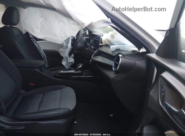KL77LHEP4SC141758 2025 CHEVROLET TRAX White Widok wnętrza z przodu