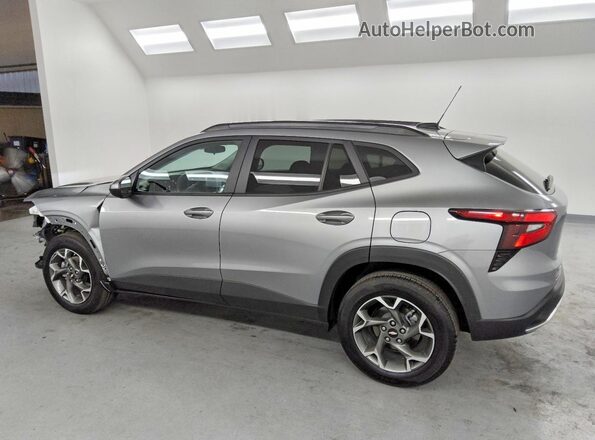 KL77LHEP4SC170080 2025 CHEVROLET TRAX Gray Trasero izquierdo