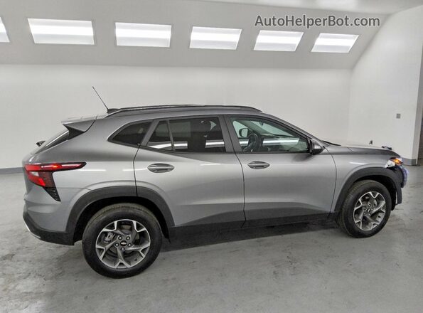 KL77LHEP4SC170080 2025 CHEVROLET TRAX Gray Trasero derecho