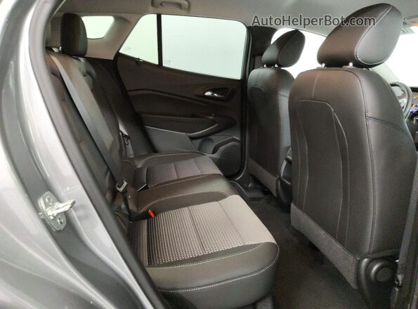KL77LHEP4SC170080 2025 CHEVROLET TRAX Gray Vista interior trasera