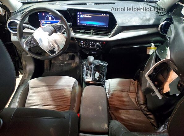 KL77LHEP4SC229161 2025 CHEVROLET TRAX Черный Вид панели приборов