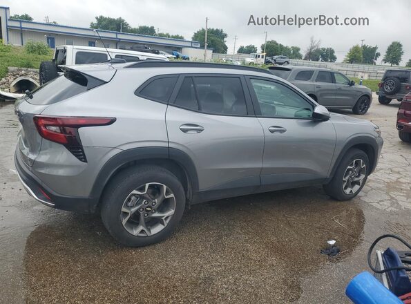 KL77LHEP4SC270891 2025 CHEVROLET TRAX Серебряный Задняя правая четверть