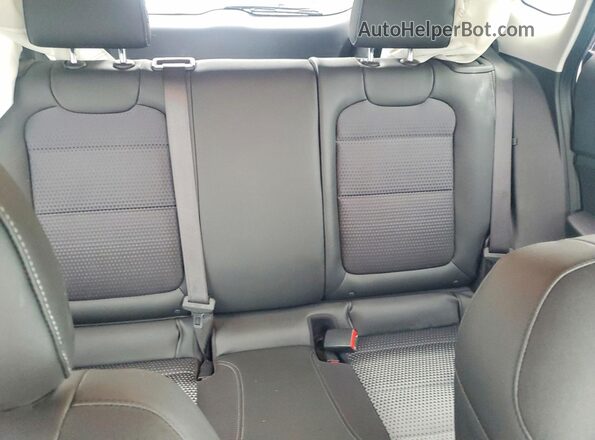 KL77LHEP4SC270891 2025 CHEVROLET TRAX Серебряный Вид задних сидений