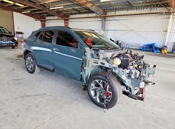 KL77LHEP5SC218458 2025 CHEVROLET TRAX Gray Front right