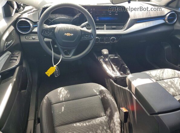 KL77LHEP5TC152754 2026 CHEVROLET TRAX Угольный Вид панели приборов