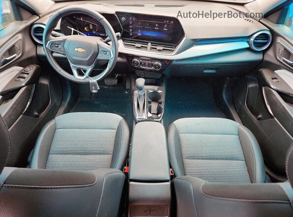 KL77LHEP6SC149182 2025 CHEVROLET TRAX Gray Widok deski rozdzielczej