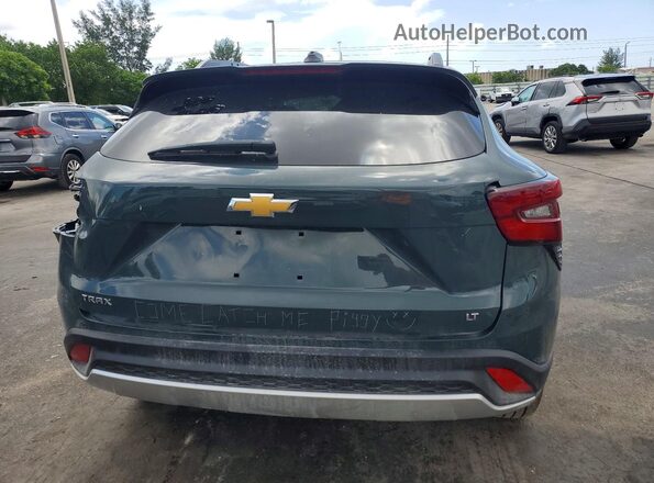 KL77LHEP6SC217657 2025 CHEVROLET TRAX Green Вид ззаду