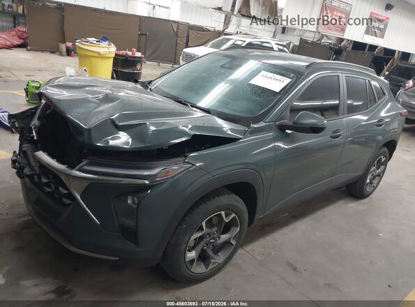 KL77LHEP7SC043470 2025 CHEVROLET TRAX Gray წინა მარცხენა ხედი სამი მეოთხედიდან