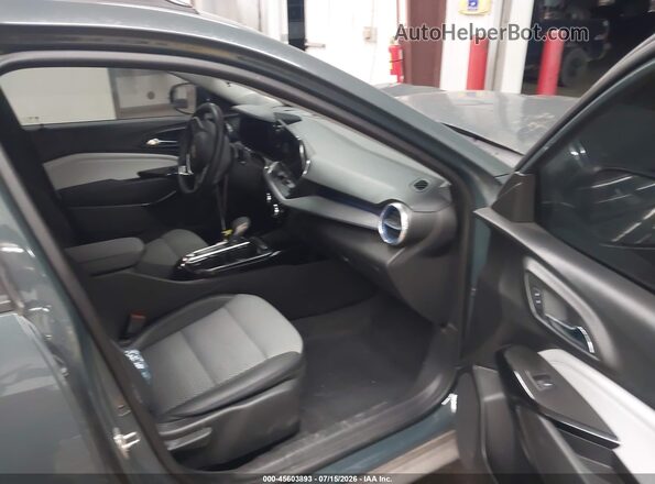 KL77LHEP7SC043470 2025 CHEVROLET TRAX Gray წინა სალონის ხედი